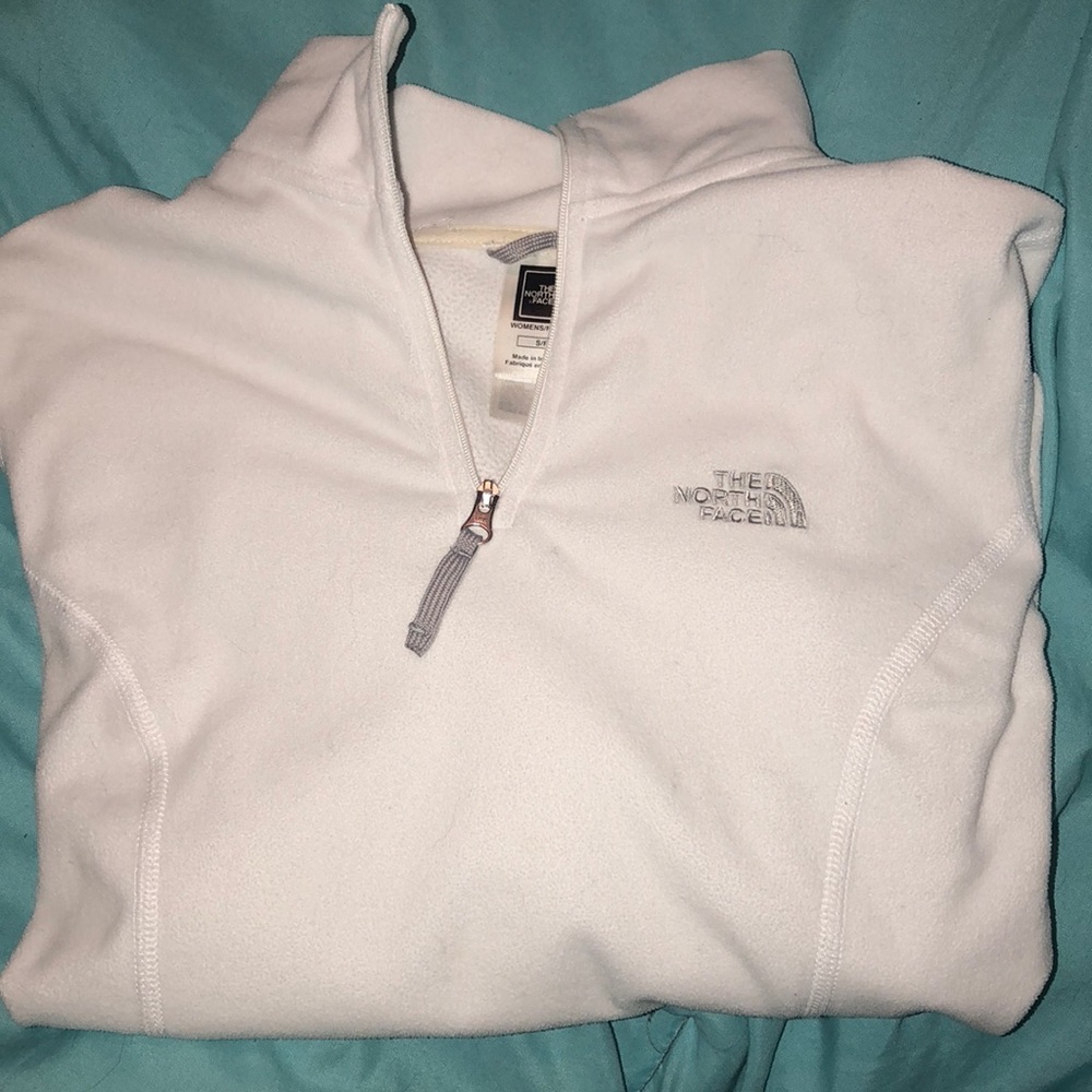 WHITE NORTH FACE PULLOVER